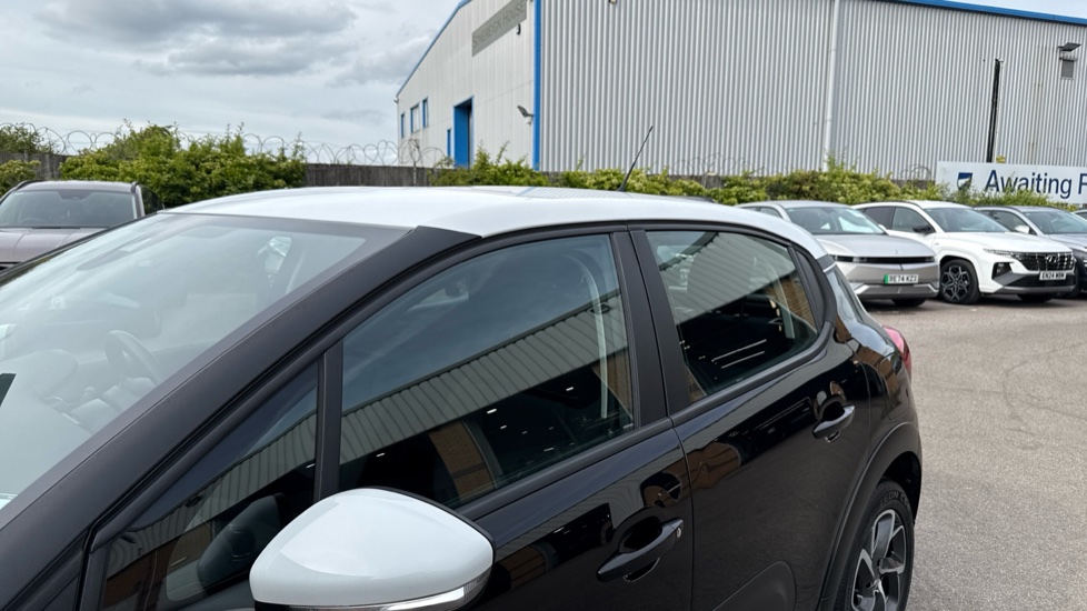 Citroen C3 1.2 PureTech Shine 5dr Petrol Hatchback - Image 42