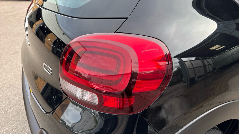 Citroen C3 1.2 PureTech Shine 5dr Petrol Hatchback - Image 47