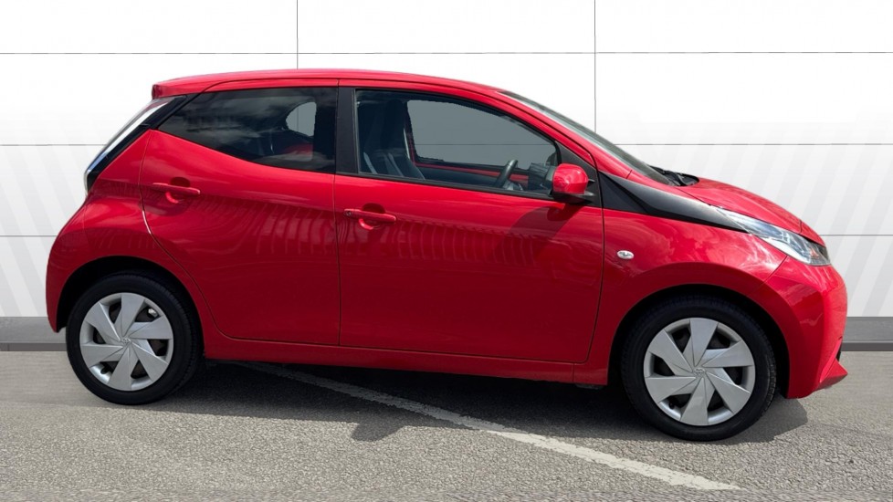 Toyota Aygo 1.0 VVT-i X-Play 5dr Petrol Hatchback - Image 5