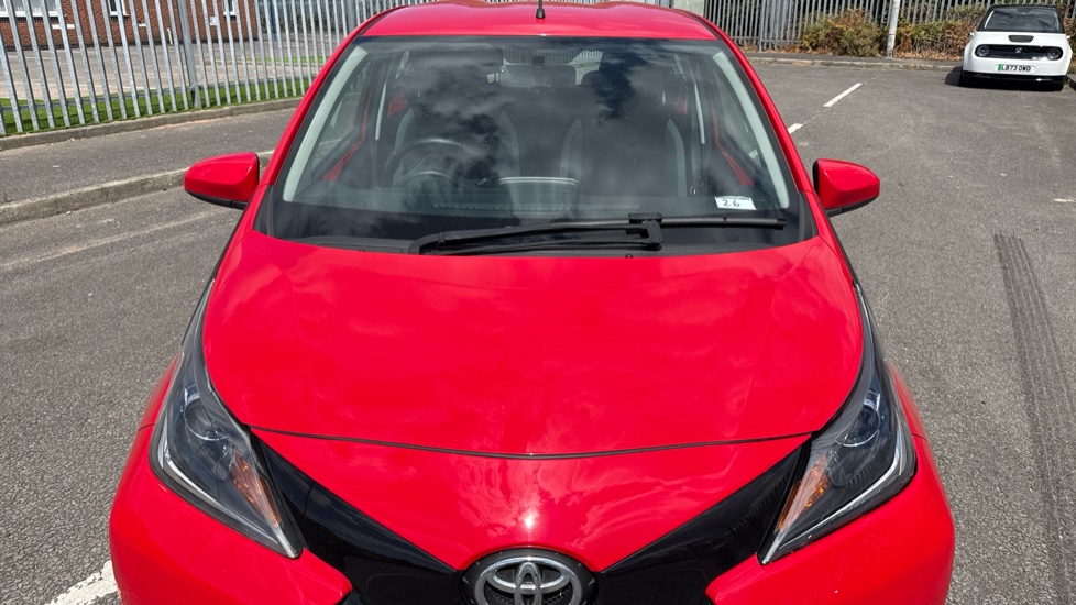 Toyota Aygo 1.0 VVT-i X-Play 5dr Petrol Hatchback - Image 8