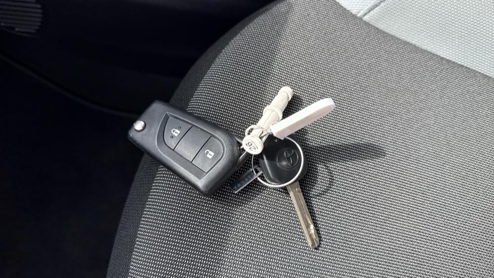 Toyota Aygo 1.0 VVT-i X-Play 5dr Petrol Hatchback - Image 20