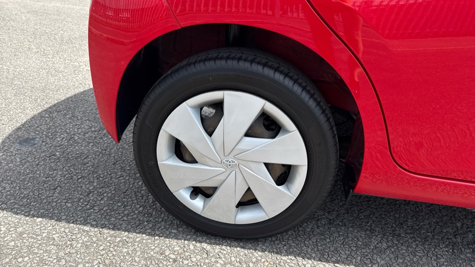Toyota Aygo 1.0 VVT-i X-Play 5dr Petrol Hatchback - Image 22