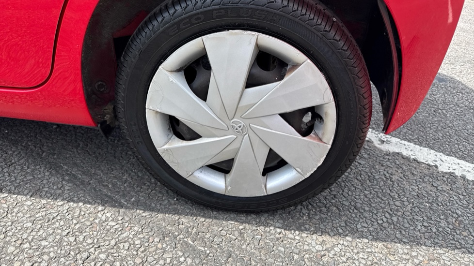 Toyota Aygo 1.0 VVT-i X-Play 5dr Petrol Hatchback - Image 27