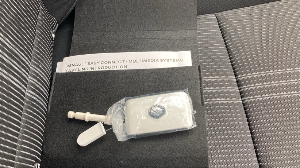 Renault Captur 1.6 E-Tech Plug-in hybrid 160 Engineered 5dr Auto Hatchback - Image 19