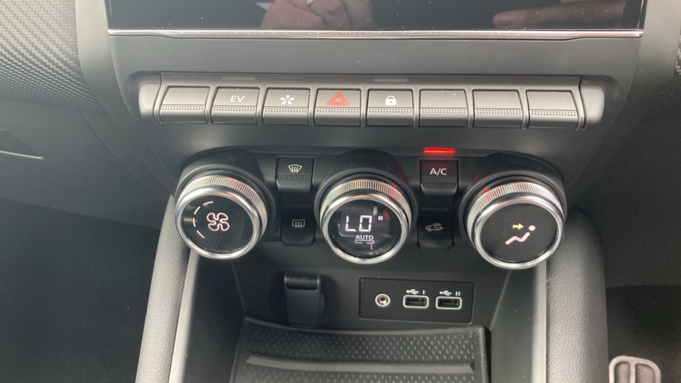 Renault Captur 1.6 E-Tech Plug-in hybrid 160 Engineered 5dr Auto Hatchback - Image 23