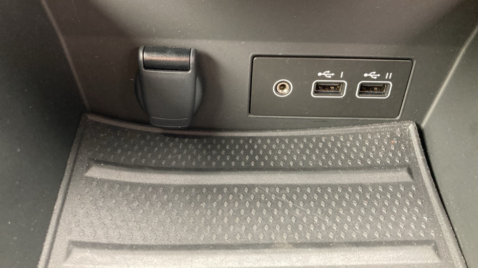 Renault Captur 1.6 E-Tech Plug-in hybrid 160 Engineered 5dr Auto Hatchback - Image 24