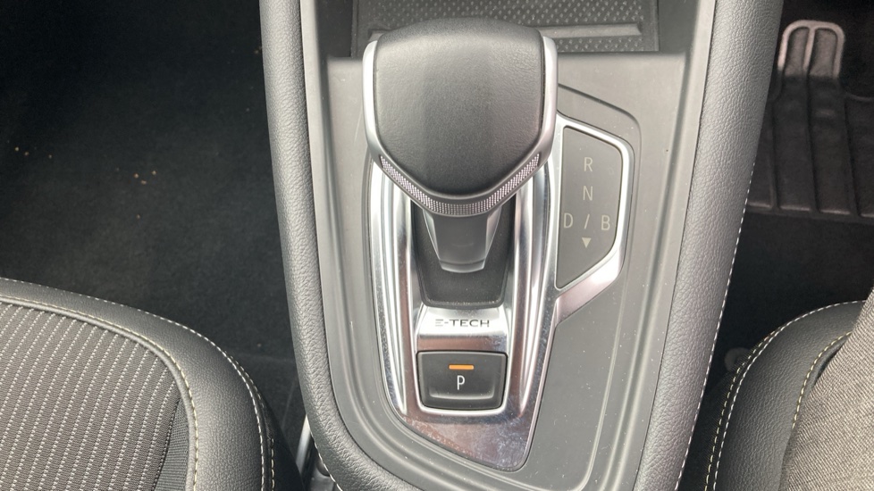 Renault Captur 1.6 E-Tech Plug-in hybrid 160 Engineered 5dr Auto Hatchback - Image 25