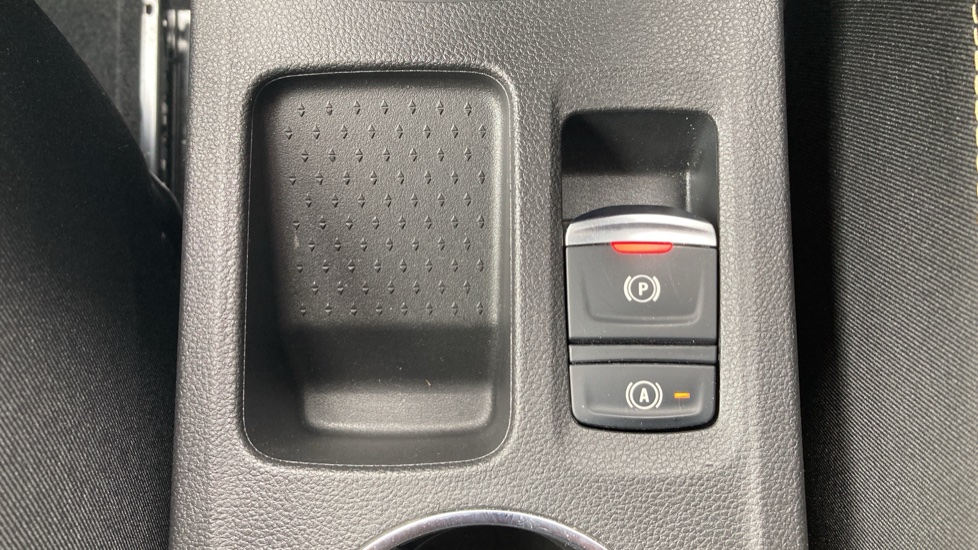 Renault Captur 1.6 E-Tech Plug-in hybrid 160 Engineered 5dr Auto Hatchback - Image 26