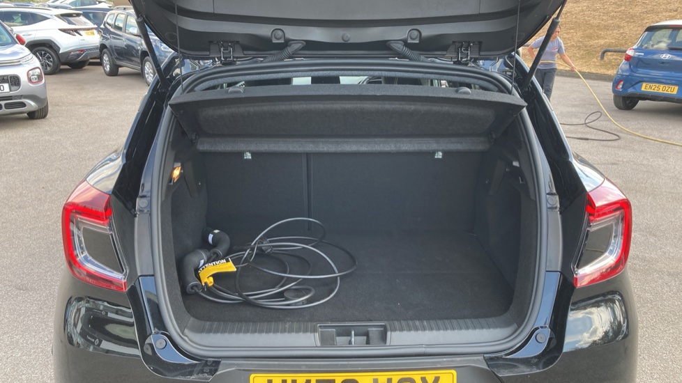 Renault Captur 1.6 E-Tech Plug-in hybrid 160 Engineered 5dr Auto Hatchback - Image 4