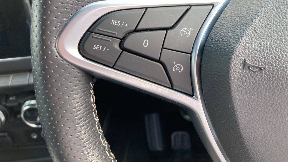 Renault Captur 1.6 E-Tech Plug-in hybrid 160 Engineered 5dr Auto Hatchback - Image 24