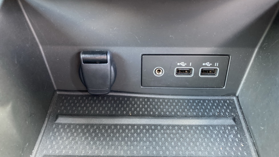 Renault Captur 1.6 E-Tech Plug-in hybrid 160 Engineered 5dr Auto Hatchback - Image 28