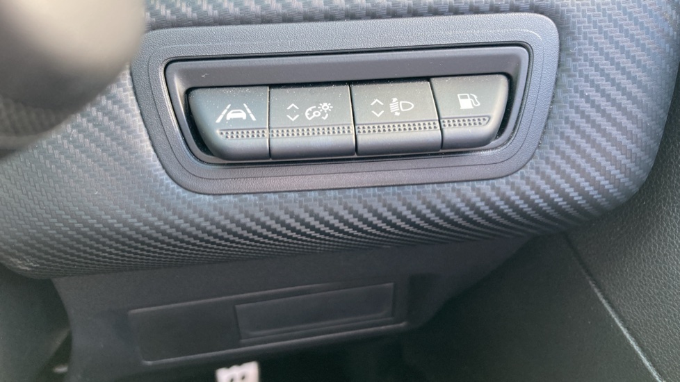 Renault Captur 1.6 E-Tech Plug-in hybrid 160 Engineered 5dr Auto Hatchback - Image 31