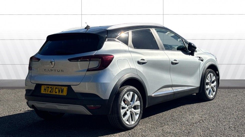 Renault Captur 1.3 TCE 130 Iconic 5dr Petrol Hatchback - Image 2