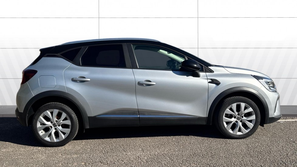 Renault Captur 1.3 TCE 130 Iconic 5dr Petrol Hatchback - Image 5