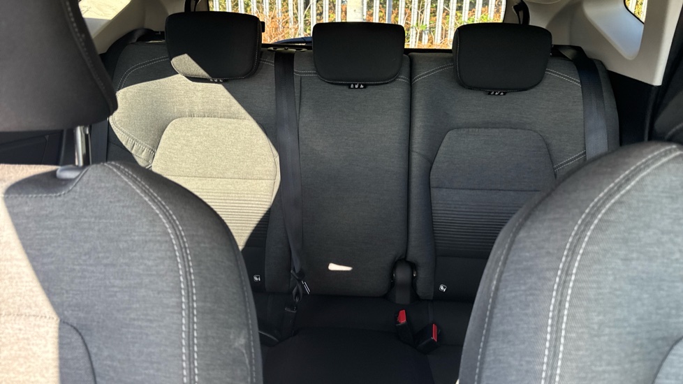 Renault Captur 1.3 TCE 130 Iconic 5dr Petrol Hatchback - Image 15