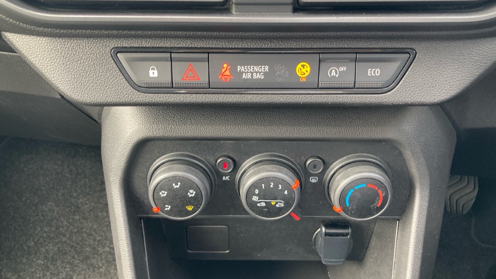 Dacia Sandero Stepway 1.0 TCe Expression 5dr Petrol Hatchback - Image 22