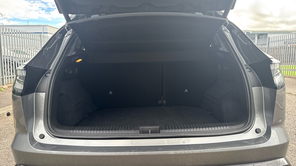 Renault Austral E-Tech Full Hybrid Techno Esprit Alpine 5dr Auto Hybrid Estate - Image 4