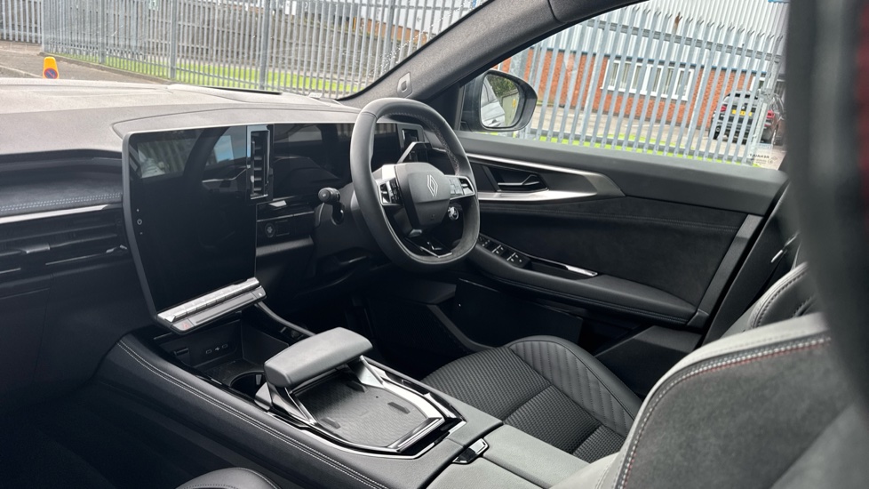 Renault Austral E-Tech Full Hybrid Techno Esprit Alpine 5dr Auto Hybrid Estate - Image 9