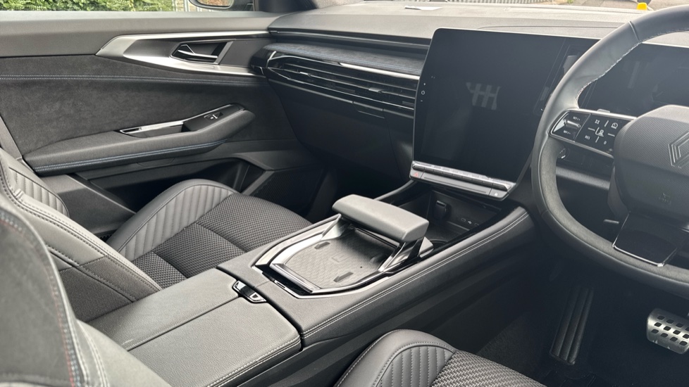 Renault Austral E-Tech Full Hybrid Techno Esprit Alpine 5dr Auto Hybrid Estate - Image 14