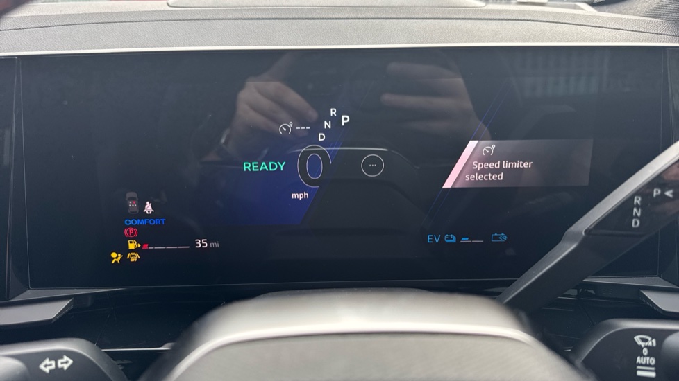 Renault Austral E-Tech Full Hybrid Techno Esprit Alpine 5dr Auto Hybrid Estate - Image 18