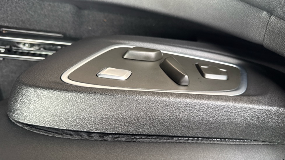 Renault Austral E-Tech Full Hybrid Techno Esprit Alpine 5dr Auto Hybrid Estate - Image 32