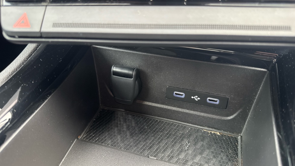 Renault Austral E-Tech Full Hybrid Techno Esprit Alpine 5dr Auto Hybrid Estate - Image 33