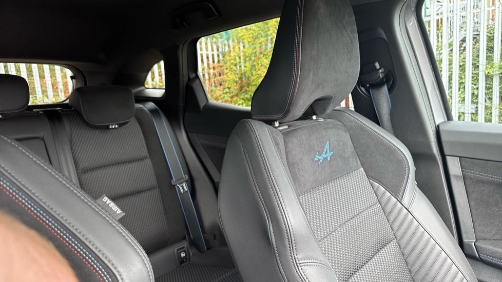 Renault Austral E-Tech Full Hybrid Techno Esprit Alpine 5dr Auto Hybrid Estate - Image 34