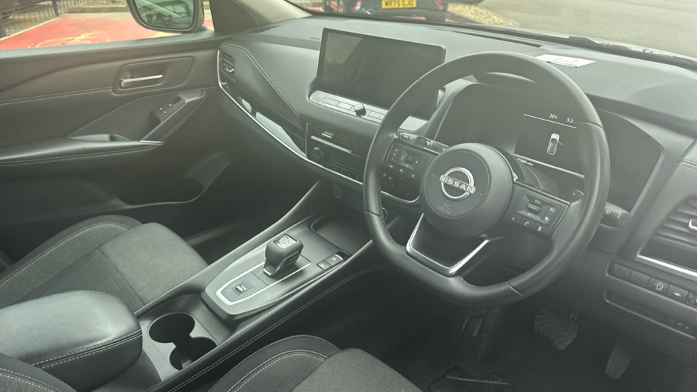 Nissan Qashqai 1.3 DiG-T MH 158 N-Connecta 5dr Xtronic Petrol Hatchback - Image 11
