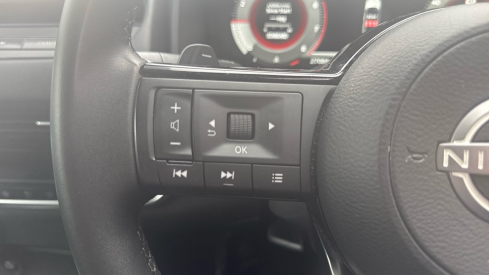 Nissan Qashqai 1.3 DiG-T MH 158 N-Connecta 5dr Xtronic Petrol Hatchback - Image 21