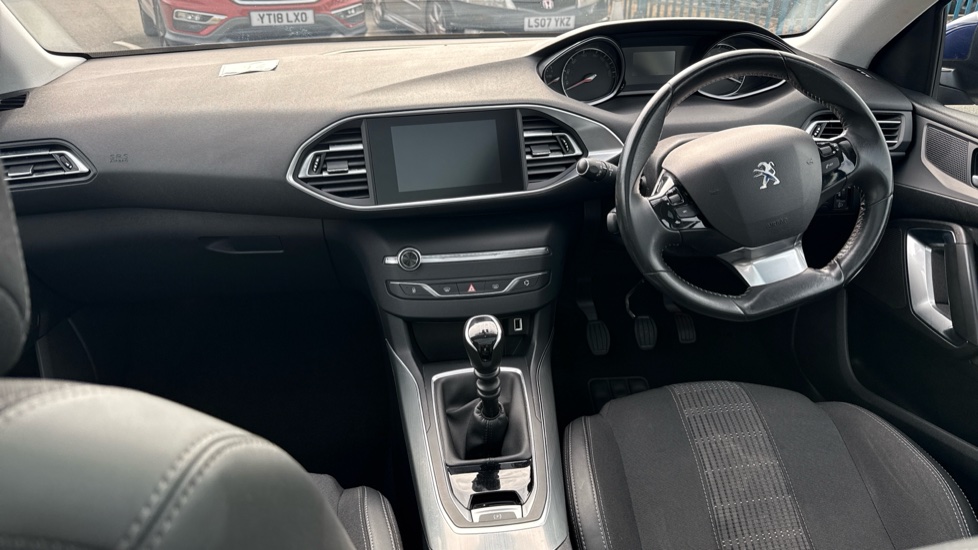 Peugeot 308 1.2 PureTech 130 Allure 5dr Petrol Hatchback - Image 10