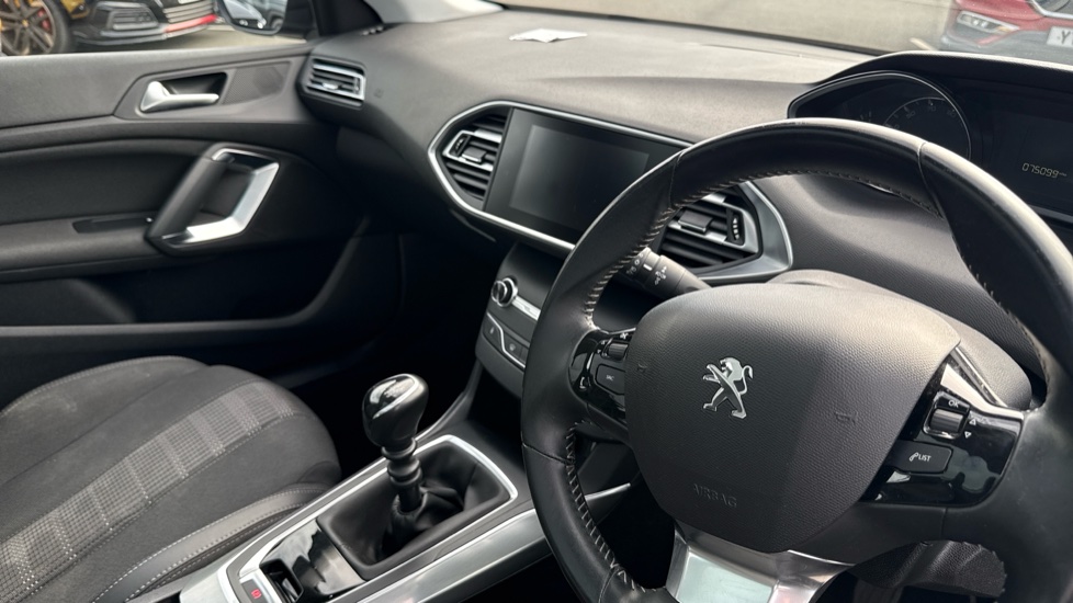 Peugeot 308 1.2 PureTech 130 Allure 5dr Petrol Hatchback - Image 14