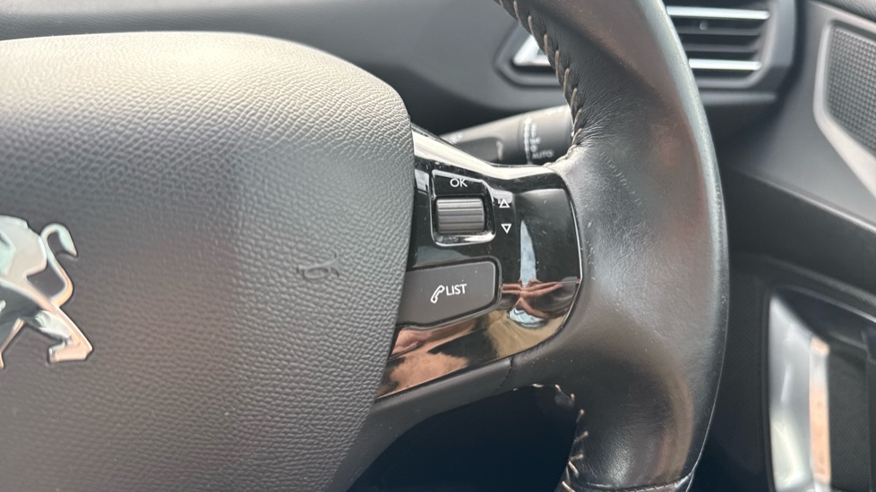 Peugeot 308 1.2 PureTech 130 Allure 5dr Petrol Hatchback - Image 22