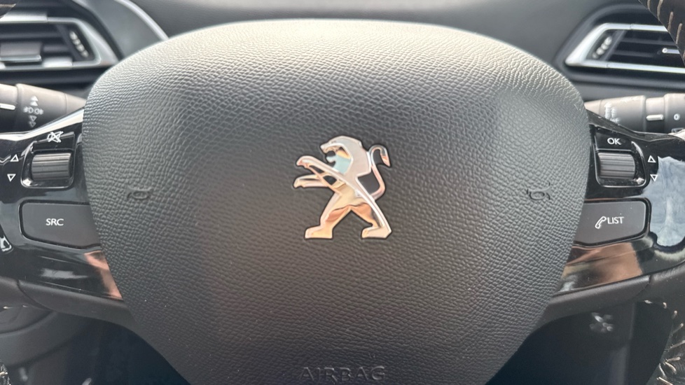 Peugeot 308 1.2 PureTech 130 Allure 5dr Petrol Hatchback - Image 23