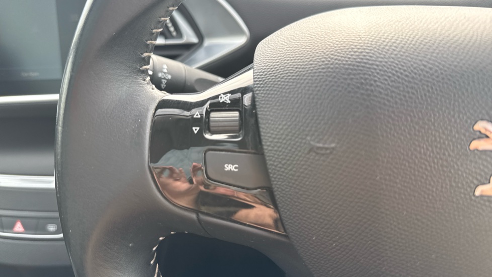 Peugeot 308 1.2 PureTech 130 Allure 5dr Petrol Hatchback - Image 24