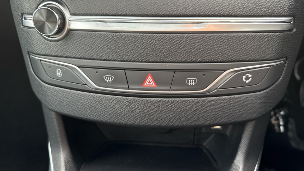 Peugeot 308 1.2 PureTech 130 Allure 5dr Petrol Hatchback - Image 27