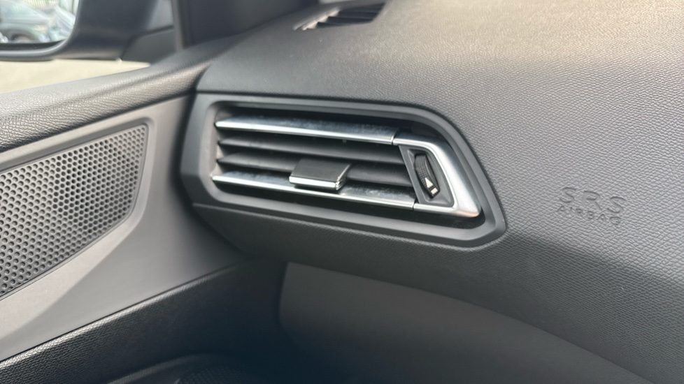 Peugeot 308 1.2 PureTech 130 Allure 5dr Petrol Hatchback - Image 32