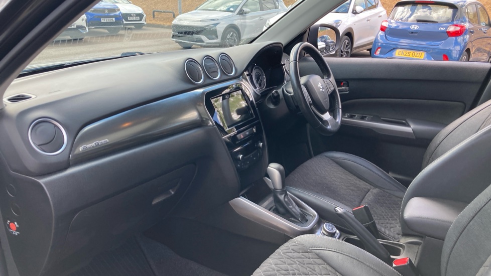 Suzuki Vitara 1.4 Boosterjet 48V Hybrid SZ5 ALLGRIP 5dr Auto Petrol Estate - Image 9