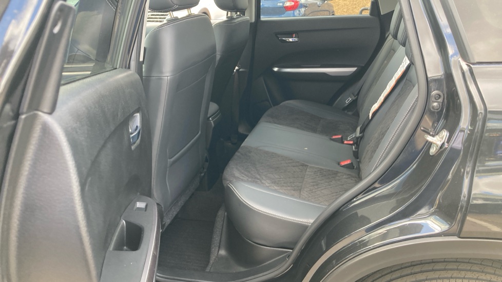 Suzuki Vitara 1.4 Boosterjet 48V Hybrid SZ5 ALLGRIP 5dr Auto Petrol Estate - Image 16