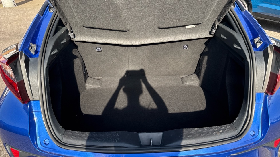 Toyota C-HR 1.8 Hybrid Icon 5dr CVT Hybrid Hatchback - Image 4