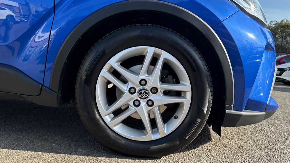 Toyota C-HR 1.8 Hybrid Icon 5dr CVT Hybrid Hatchback - Image 7