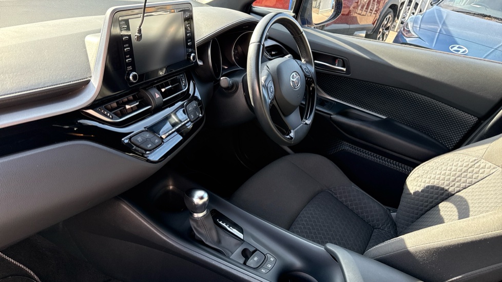 Toyota C-HR 1.8 Hybrid Icon 5dr CVT Hybrid Hatchback - Image 9