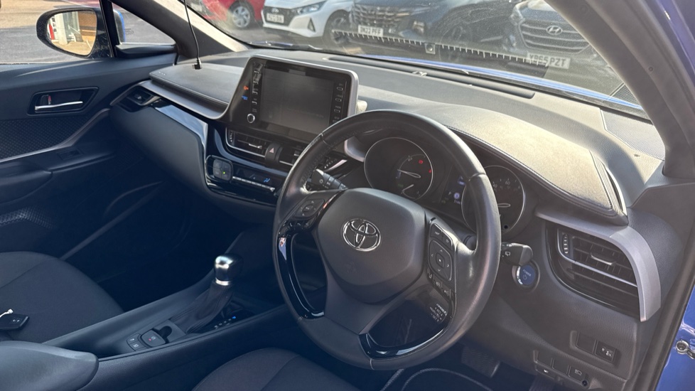 Toyota C-HR 1.8 Hybrid Icon 5dr CVT Hybrid Hatchback - Image 11