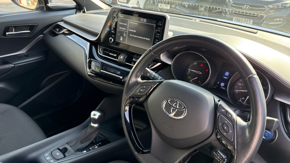 Toyota C-HR 1.8 Hybrid Icon 5dr CVT Hybrid Hatchback - Image 14