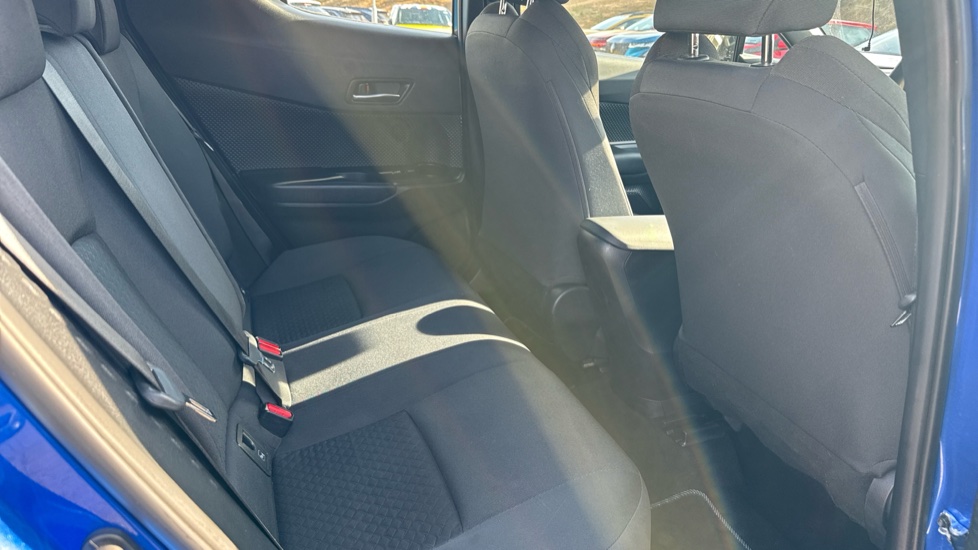 Toyota C-HR 1.8 Hybrid Icon 5dr CVT Hybrid Hatchback - Image 16