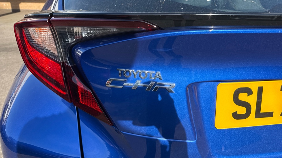 Toyota C-HR 1.8 Hybrid Icon 5dr CVT Hybrid Hatchback - Image 21