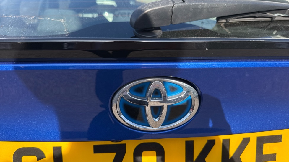 Toyota C-HR 1.8 Hybrid Icon 5dr CVT Hybrid Hatchback - Image 22