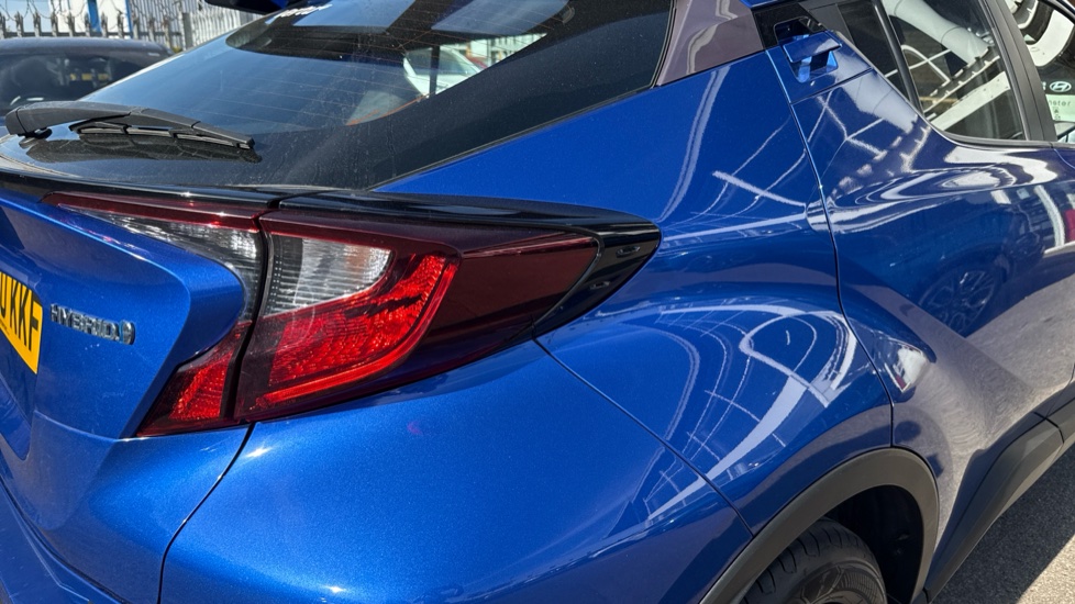 Toyota C-HR 1.8 Hybrid Icon 5dr CVT Hybrid Hatchback - Image 25
