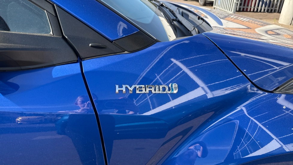 Toyota C-HR 1.8 Hybrid Icon 5dr CVT Hybrid Hatchback - Image 30