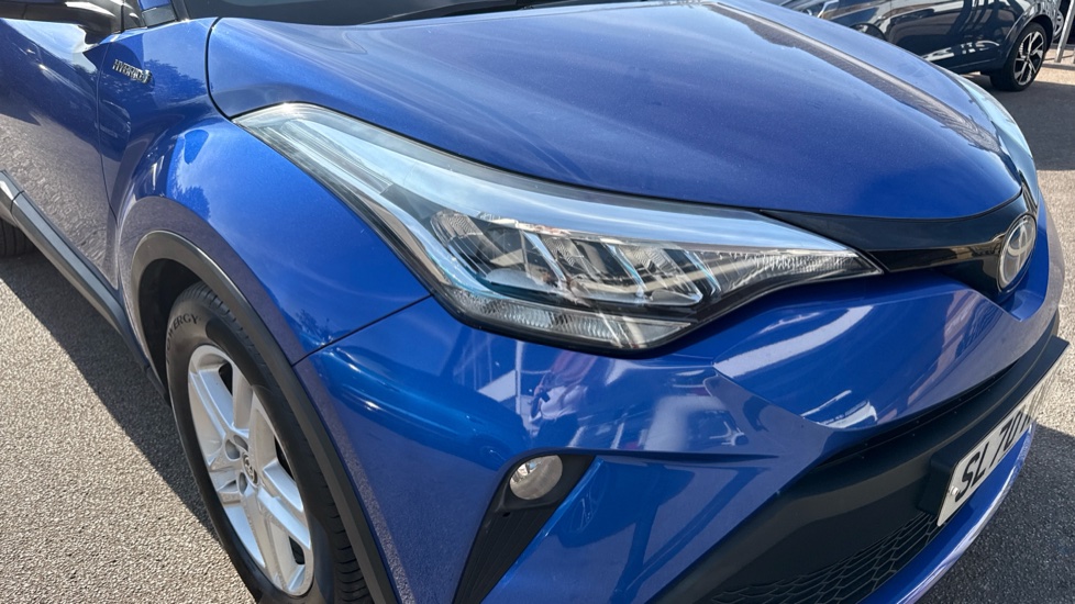 Toyota C-HR 1.8 Hybrid Icon 5dr CVT Hybrid Hatchback - Image 31