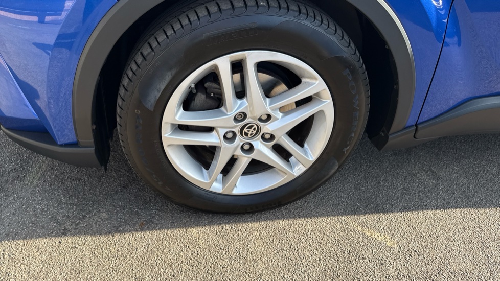 Toyota C-HR 1.8 Hybrid Icon 5dr CVT Hybrid Hatchback - Image 34